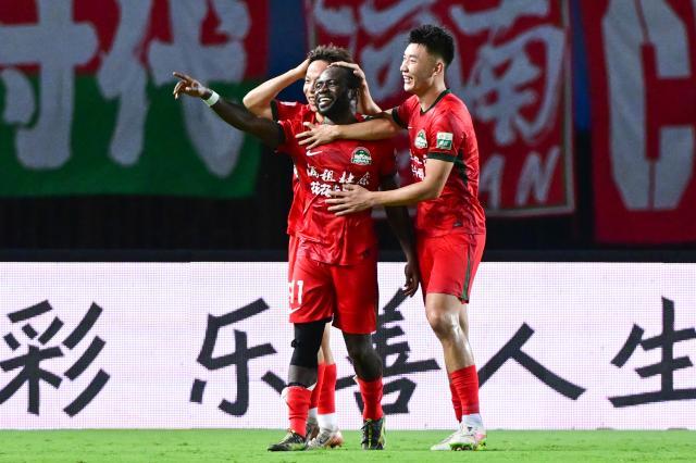 领先, 队高一位